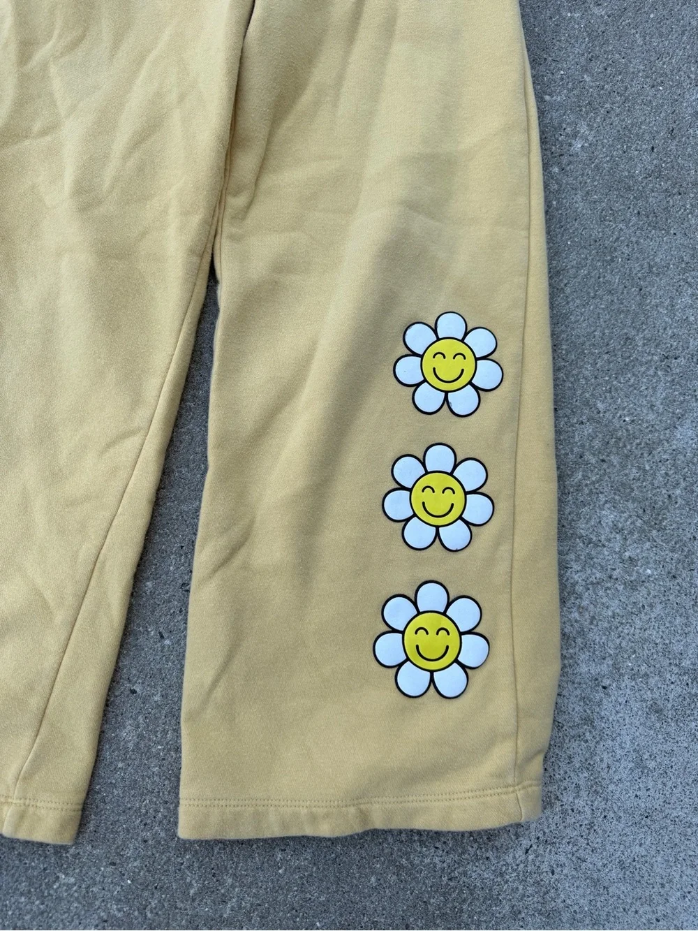GAP wide leg Yellow Kids Sweatpants with Smiling Daisy